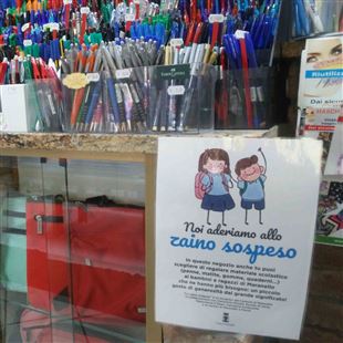 "Zaino sospeso": raccolta di materiale scolastico per le famiglie in difficoltà